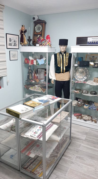 74EC82FE3 5A79 800A CFD9 B97F8CB80EEE